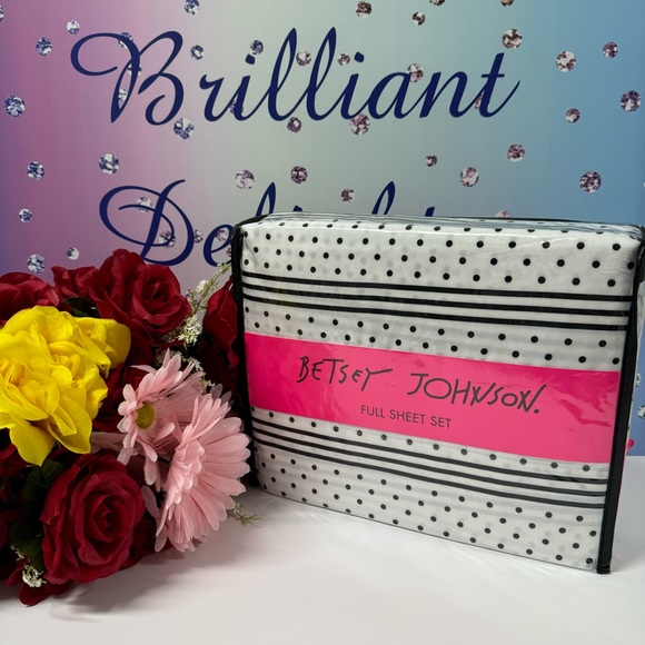 💋BETSEY JOHNSON SHEET SET! - Picture 7 of 11